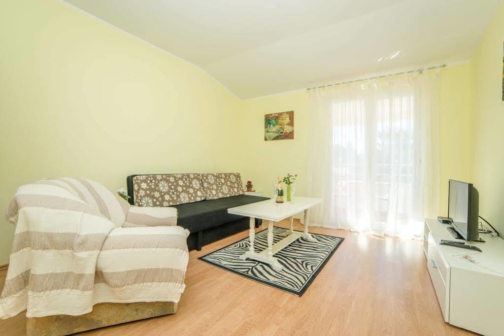 Apartments Betty Borik Ровинь Экстерьер фото