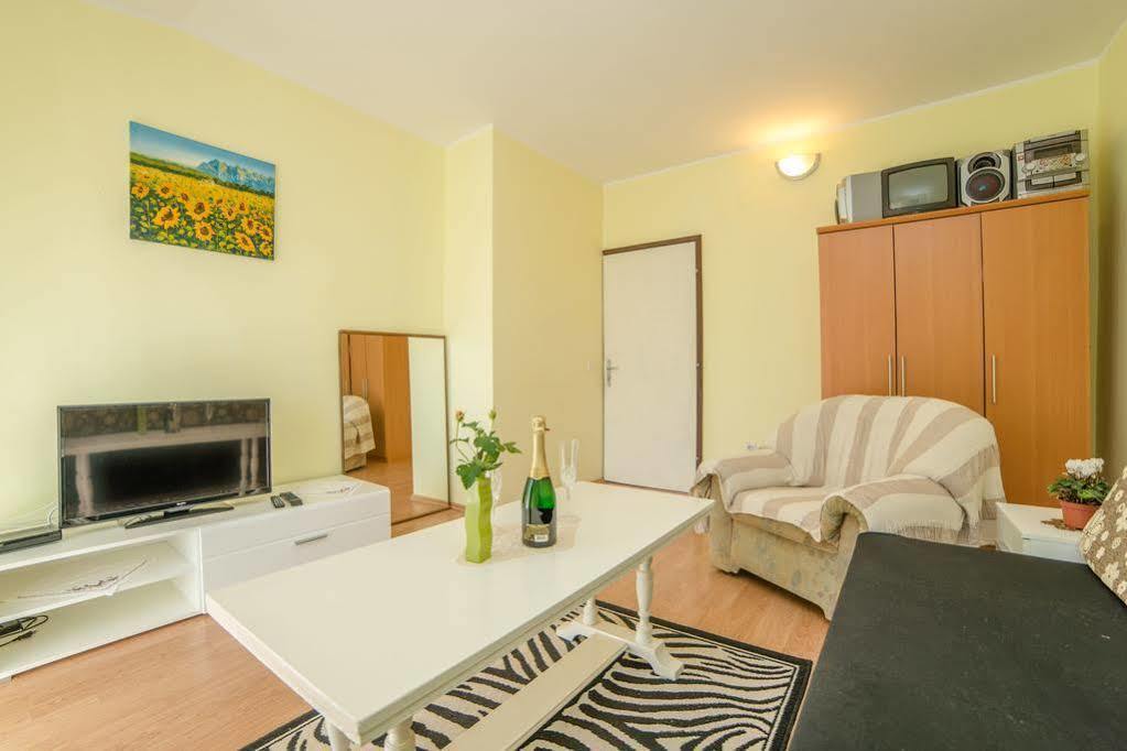 Apartments Betty Borik Ровинь Экстерьер фото